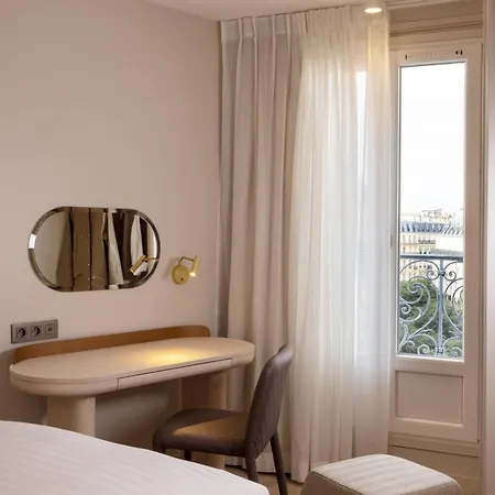 Hotel Beige 4*