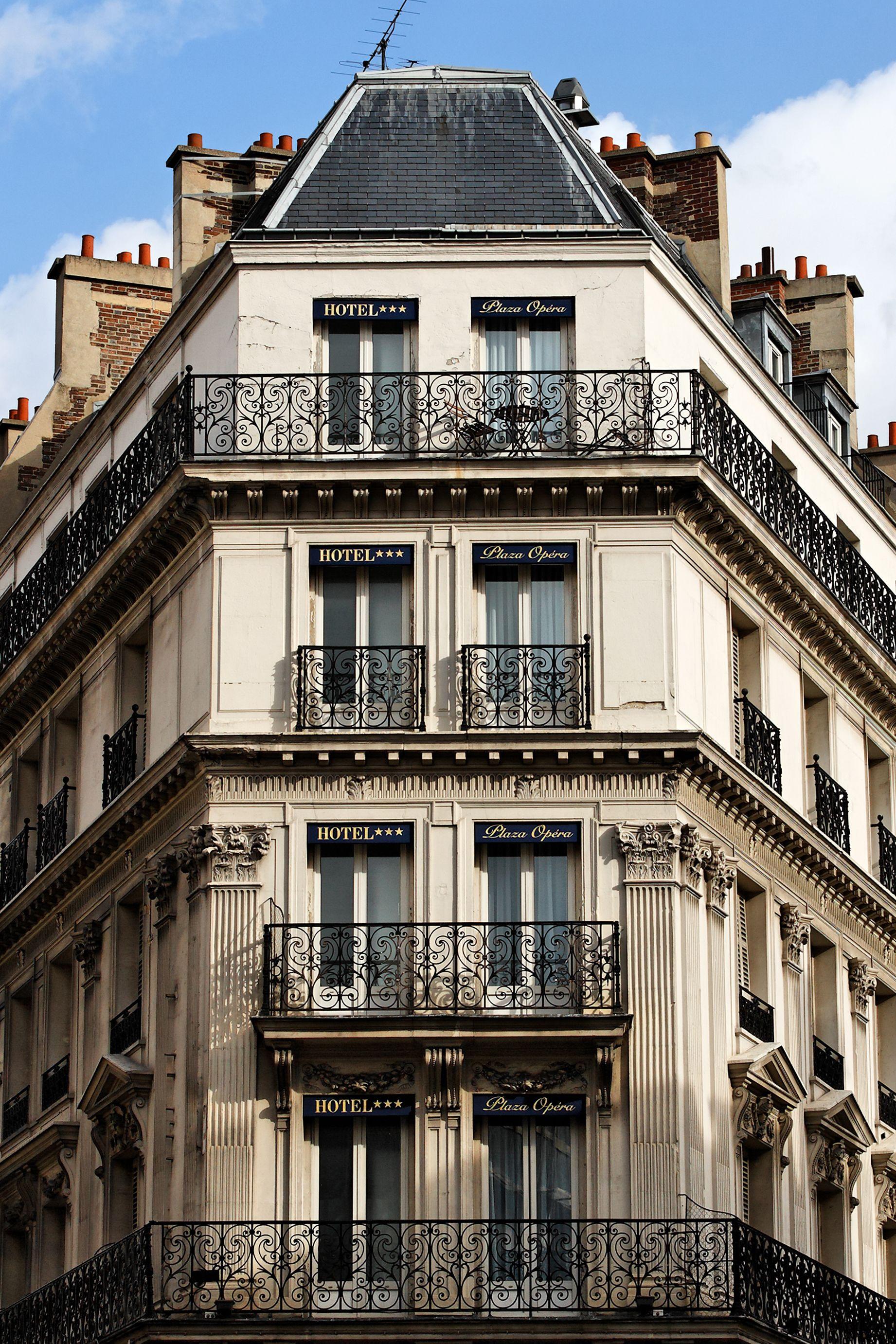Beige Paris