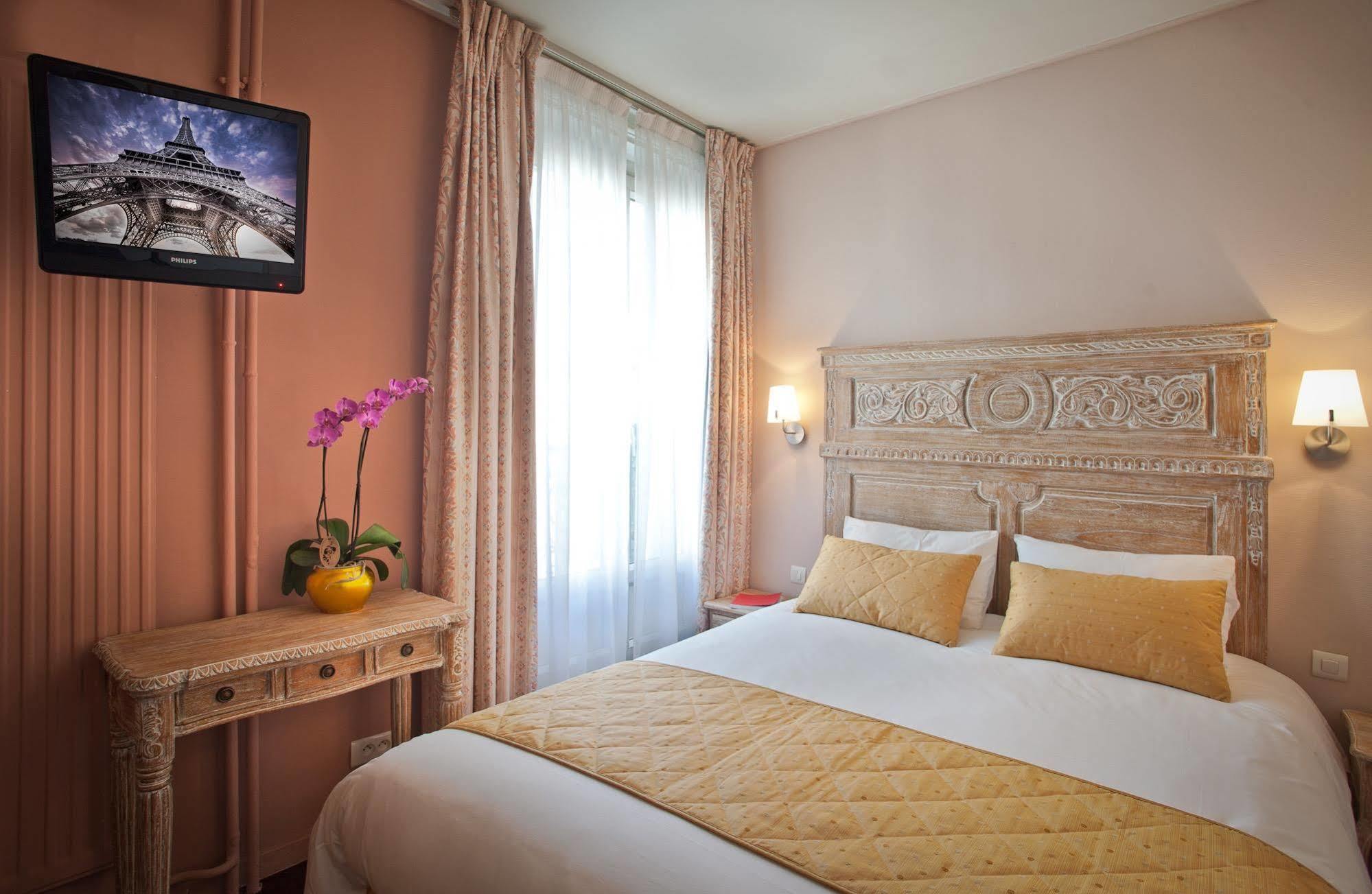 Beige Hotel 4*